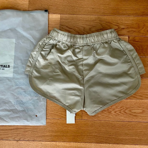 Essentials Fear Of God Women's Tan Shorts XXS NWT - Picture 5 of 5
